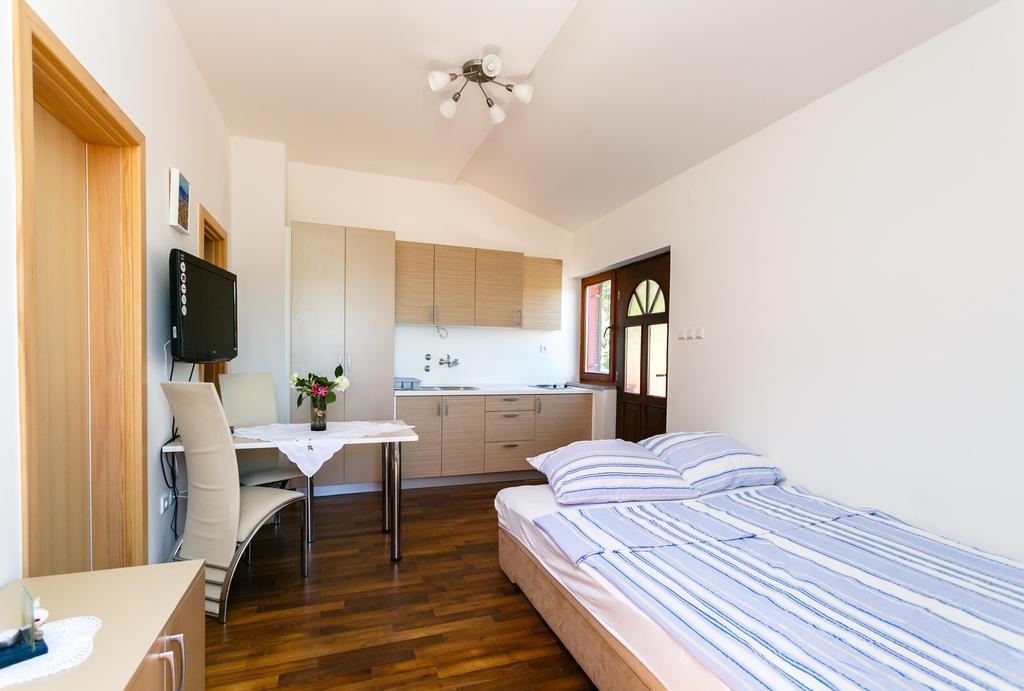 Apartments Josip Pinezići 客房 照片