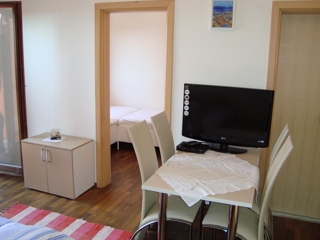 Apartments Josip Pinezići 外观 照片